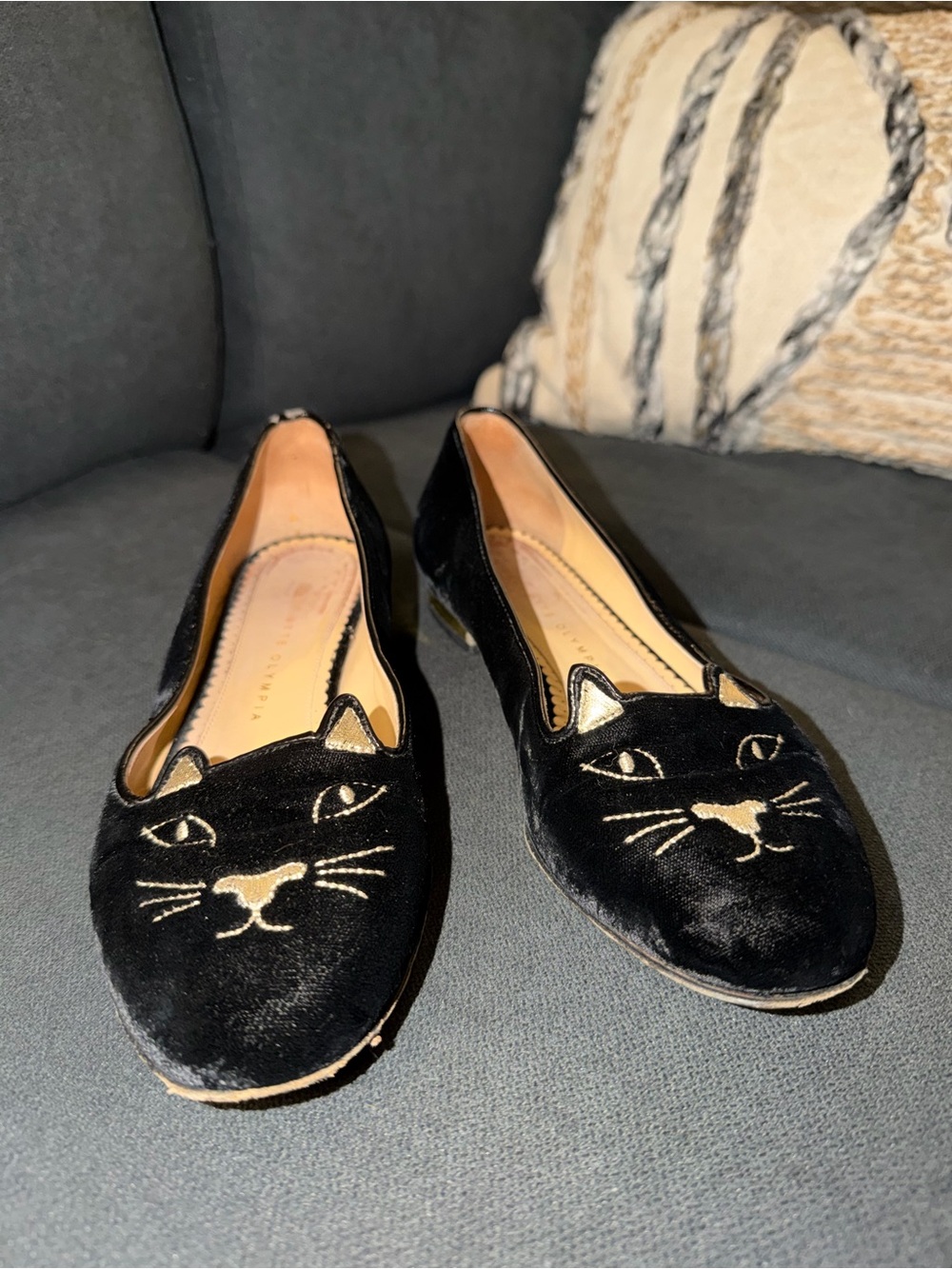 Charlotte Olympia Black Velvet Kitty Cat Flats Size 38 Fits A U.S. 7